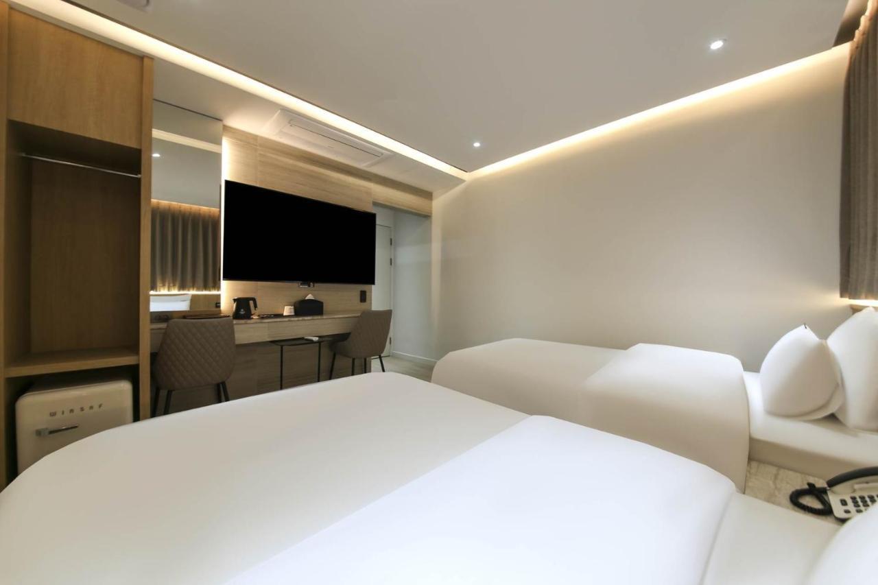 Brown Dot Hotel Pyeonghwa Plaza Mokpo Exterior foto