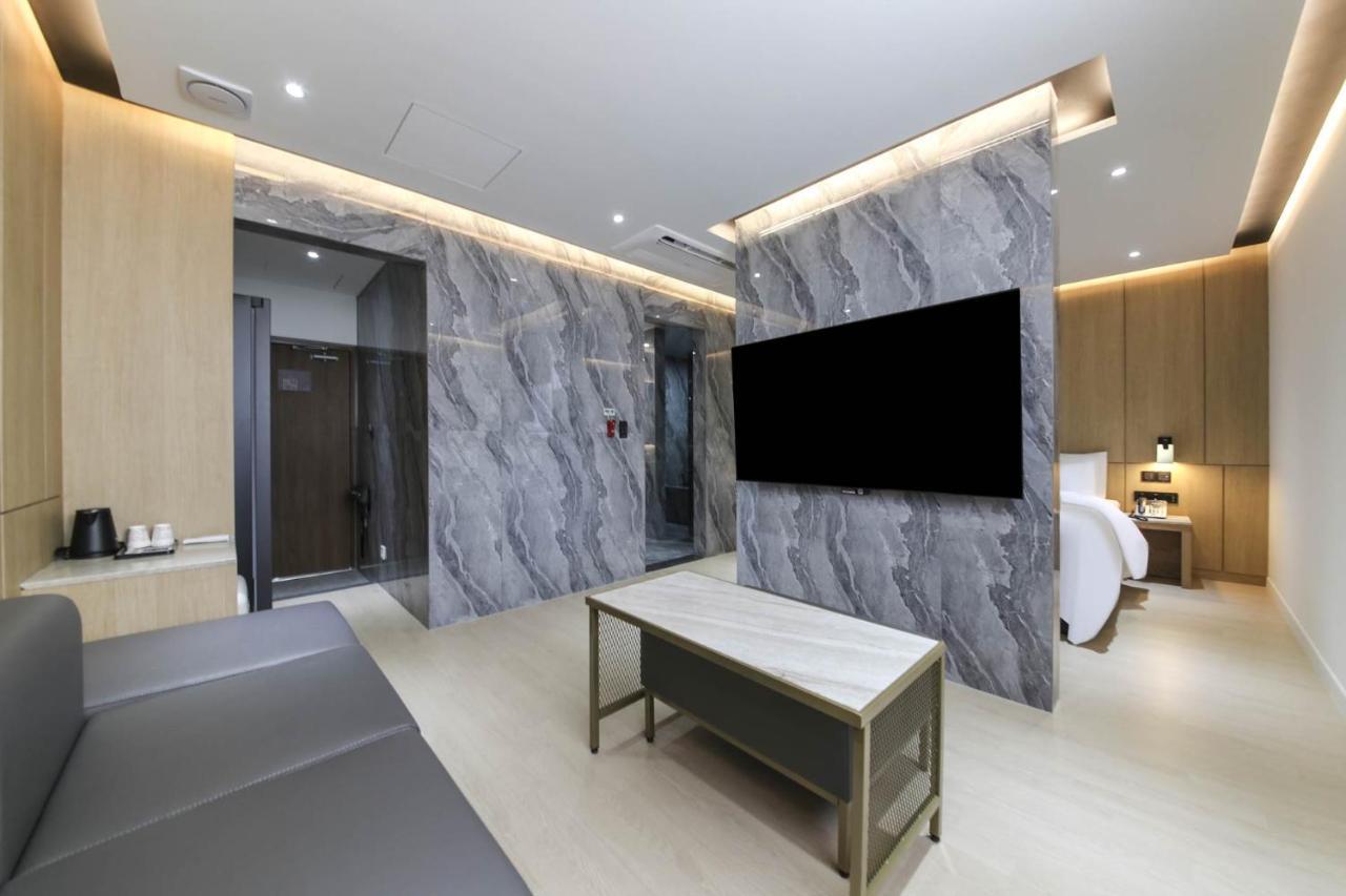 Brown Dot Hotel Pyeonghwa Plaza Mokpo Exterior foto