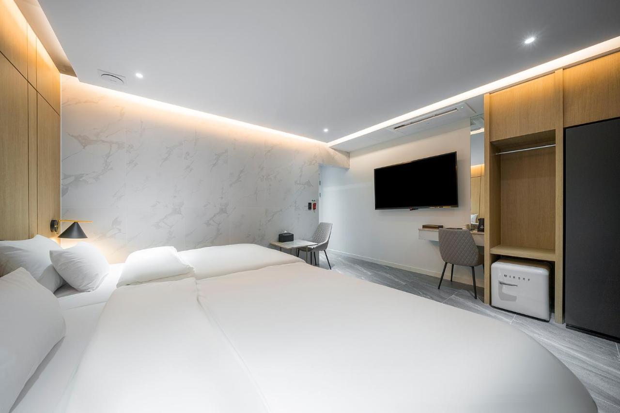Brown Dot Hotel Pyeonghwa Plaza Mokpo Exterior foto