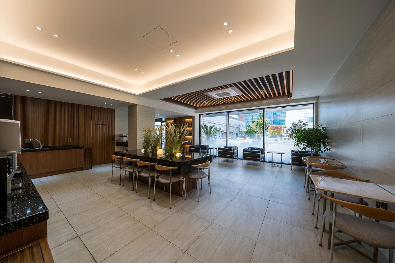 Brown Dot Hotel Pyeonghwa Plaza Mokpo Exterior foto