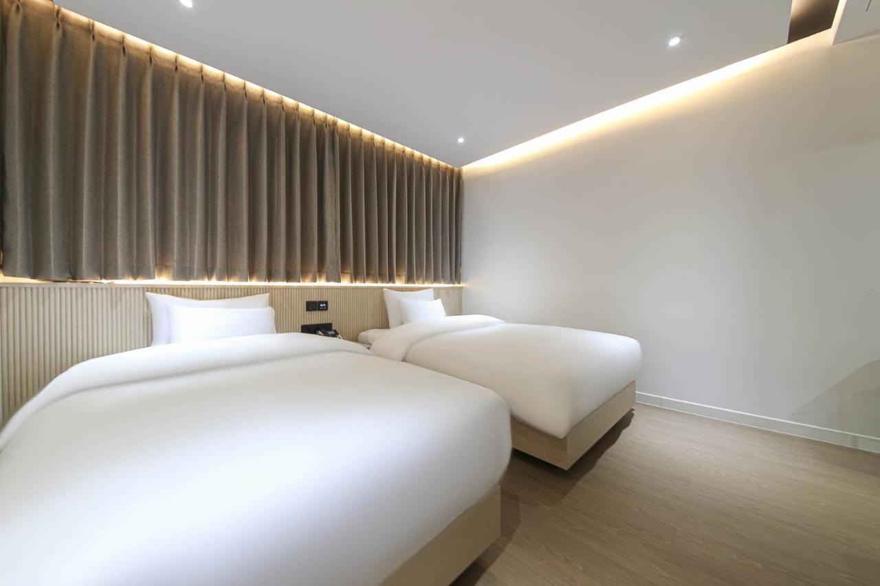 Brown Dot Hotel Pyeonghwa Plaza Mokpo Exterior foto