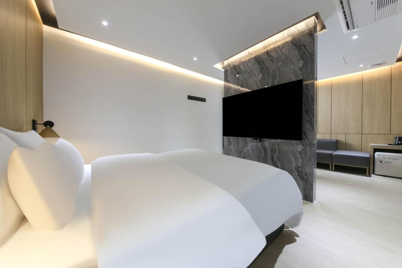 Brown Dot Hotel Pyeonghwa Plaza Mokpo Exterior foto