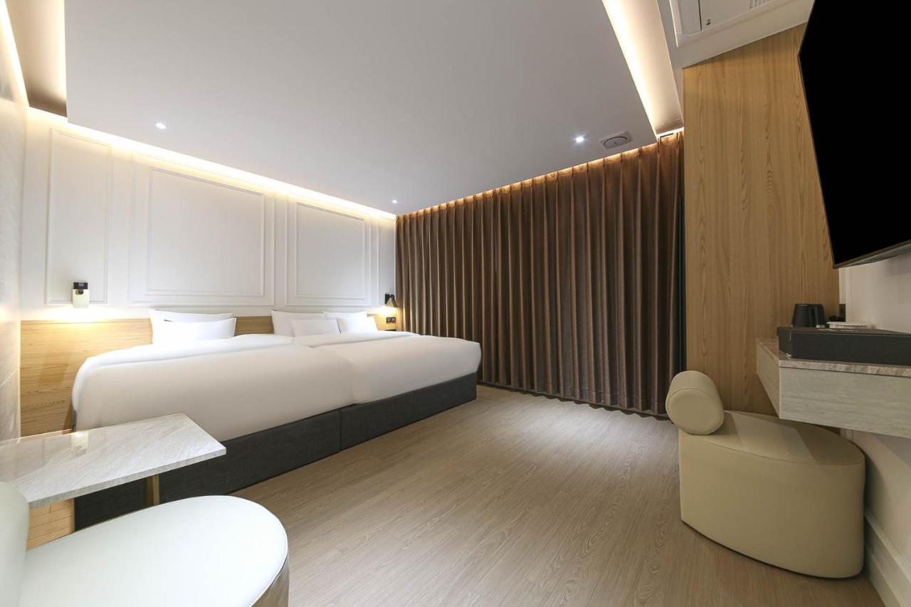 Brown Dot Hotel Pyeonghwa Plaza Mokpo Exterior foto